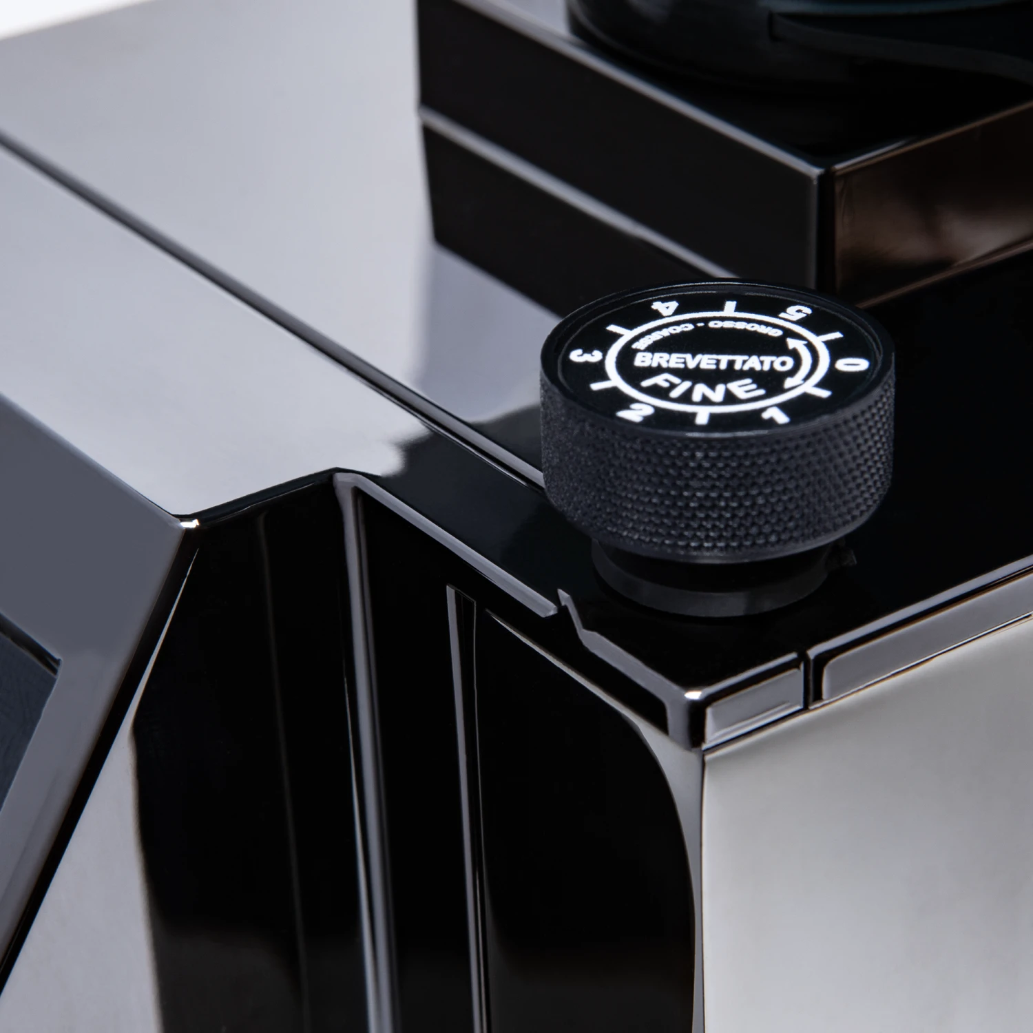 Eureka Mignon Specialita Espresso Grinder In Black Chrome 8 Eureka Mignon Specialita Espresso Grinder In Black Chrome - Image 6