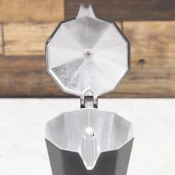 E&B Lab Classic Moka Pot - 6-Cup -Coffee Series Shop IMG 4024