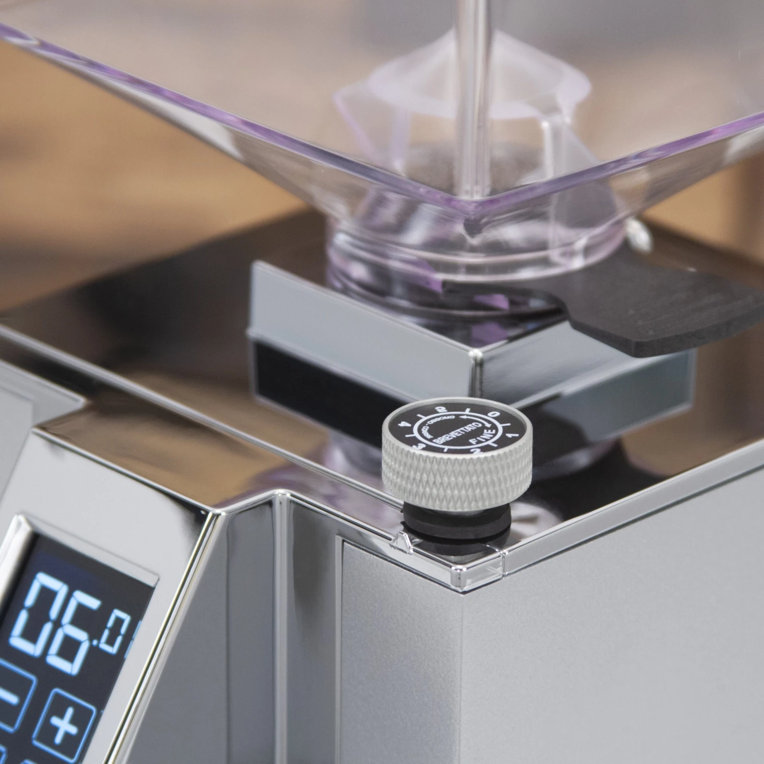 Eureka Mignon Magnifico Coffee Grinder In Grey 11 Eureka Mignon Magnifico Coffee Grinder In Grey - Image 9