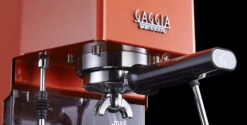 Gaggia Classic Pro Espresso Machine In Lobster Red -Coffee Series Shop closeup portafiltro 1560x790 c85c4e9d e96d 4822 84ad 7fa9f48fbf42