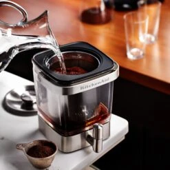 KitchenAid® Cold Brew Coffee Maker - 14 Cup 36 KitchenAid® Cold Brew Coffee Maker - 14 Cup -Coffee Series Shop kitchenaidcoldbrewmakerlifestyle15 ea7e2c4d 373a 4d15 83f0 b4bbf51dad18