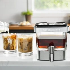 KitchenAid® Cold Brew Coffee Maker - 14 Cup 25 KitchenAid® Cold Brew Coffee Maker - 14 Cup -Coffee Series Shop kitchenaidcoldbrewmakerlifestyle4